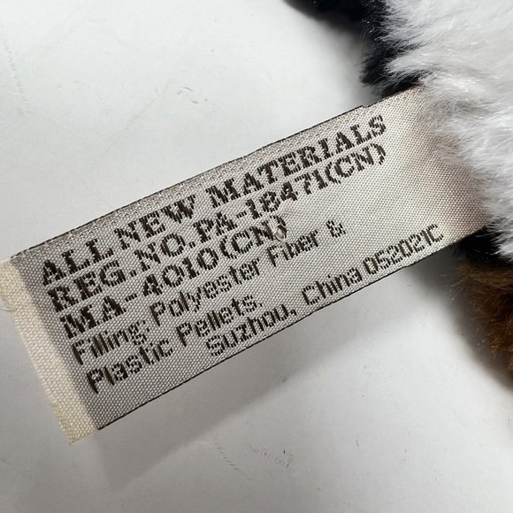 St. Jude St Bernard Puppy Quinn Gentle Treasures Plaid Hat & Scarf 2021 - Tags - Picture 7 of 7